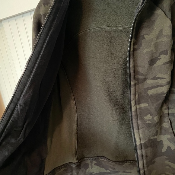 Lululemon Scuba Hoodie - Size 4 - Camo - Picture 3 of 4